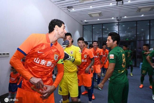 积分榜方面，曼联27分暂升第六位，切尔西19分仍第十。
